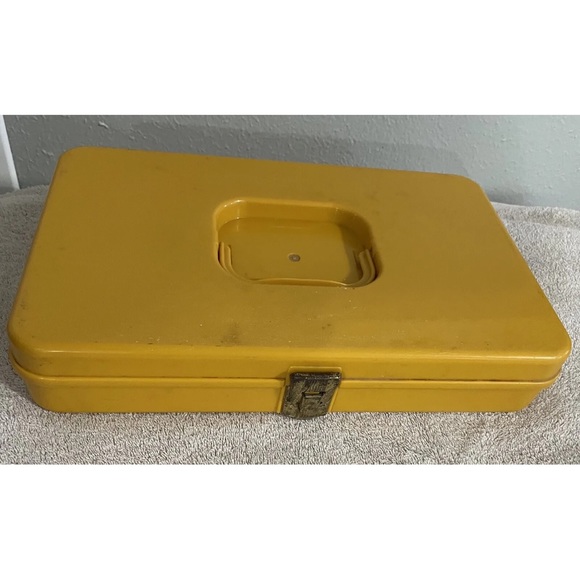 Lot of 2 Vintage Yellow Brown Wilson Wil-Hold Portable Sewing Thread/Bobbin Case - Picture 10 of 12